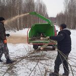 Сергей:  Промышленный измельчитель древесины. Дробилка веток. Аренда 