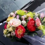 Юлия :  Свадебные украшения на машину