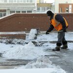 Алексей:  Уборка снега с крыш и территории