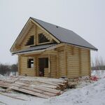 Равил:  Бригада плотников с прорабом. Строим частые дома, бани, рубка и сборка срубов