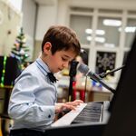 Григорий :  Уроки фортепиано для детей и взрослых в школе 