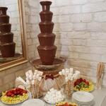Студия Свадебного Декора:  Шоколадный фантан с подарком 