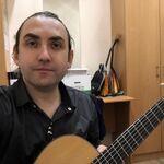 Тимофей :  Обучение на шестиструнной классической/акустической гитаре