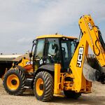 ООО СпецРесурс:  Услуги экскаватора-погрузчика JCB в г. Первоуральск