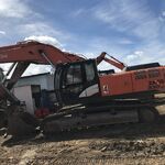 Виктор:  Сдам в аренду гусеничный экскаватор Hitachi 330