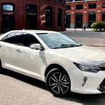 Дмитрий:  Белый Toyota Camry VII Restyling 2017