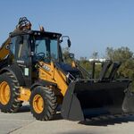 Компания Гравелит:  Экскаватор-погрузчик JCB в аренду в Васкелово