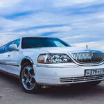 Виктория:   Lincoln Town Car