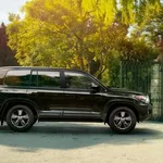 Евгений:  Аренда авто премиум класса Toyota Land Cruiser 200
