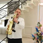 Григорий:  Саксофонист/вокалист/диджей/ведущая/тамада/певец