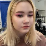 Гуля:  Визажист