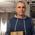 Михаил:  Электрик. Частник. Любые работы от одной розетки