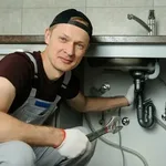 Олег:  Сантехник Професионал