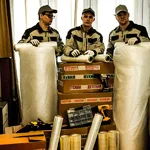Дмитрий:  Грузчики в любом количестве 