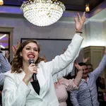 Эллина Пак:  Ведущий/Тамада