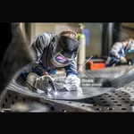 Дмитрий:  требуются сварщики 