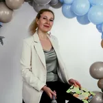 Алёна:   Поющая Ведущая свадьбы, юбилеи, корпоративы, выпускные