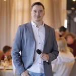Вячеслав:  Ведущий праздничных мероприятий 