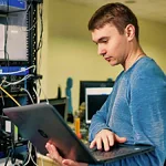Никита:  Ремонт компьютеров и ноутбуков в день обращения.