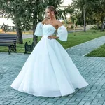 Лариса:  Прокат, продажа, пошив свадебных платьев.