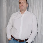 Андрей:  Массаж ручной классический, расслабляющий.