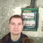 Виталий:  Электрик. От розетки. Частник. Приеду быстро к вам