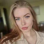 Кристина:  В качестве модели 