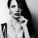 Светлана Черкасова:  Профессиональный фотограф, визажист, стилист.