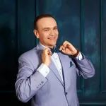 Вадим:  Ведущий (тамада), певец: свадьба, юбилей, корпоратив