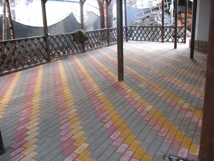 СЕРГЕЙ:  Укладка тротуарной плитки
