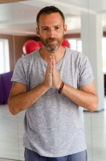 Константин:  Тренер по цигун мастер массажа 