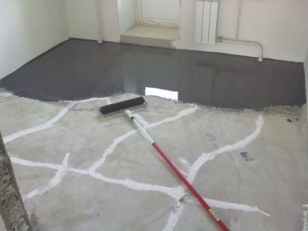 Самовыравнивающийся пол стяжка 8 мм. Maxfloor. Полимерные полы альфапол. Наливной пол стяжка устройство. Тонкослойная стяжка.