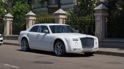 Chrysler 300c Rolls Royce Style