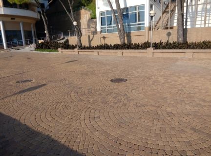Посадский Камень:  Укладка тротуарной плитки от производителя