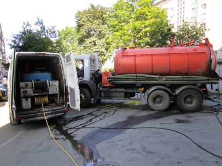Александр Александрович :  Прочистка промывка канализации выкачка откачка