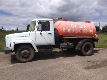 Водовоз номер. ЗИЛ 157 водовоз. КАМАЗ водовоз водовозка. Водовоз Isuzu. Водовоз розовый.