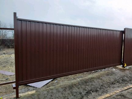 Калитка нижний новгород. Калитка нижний новгород. Кованые ворота в стиле модерн. Сауна калитка на ларина нижний новгород. Ворота кованые распашные лоза.