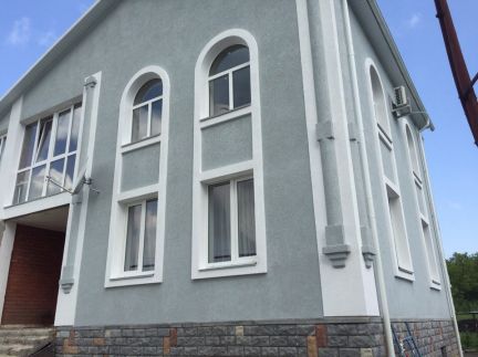 Ставрополь фасад дома. Ставрополь фасад дома. Архитек фасадный декор. Ставропольский край город в котором разрисованные фасады домов. Фасадные работы в ставрополе.