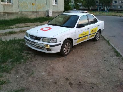 Такси ангарск. Ниссан Санни такси. Nissan Sunny такси Максим. Такси Максим Ангарск.