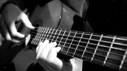 Стариков Владислав:  Обучение игре на гитаре (Бесплатный урок)