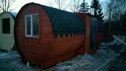 Бригада строителей построит баню