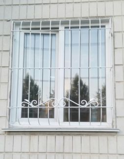 Андрей:  Изготовим решетки на окна и балконы