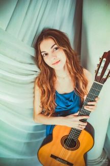 Виктория:  Уроки игры на гитаре