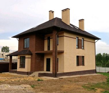 Бригада построит кирпичный дом