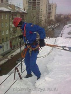 Anatoly B:  Сброс, уборка снега , очистка от наледи, сосулек Барнаул