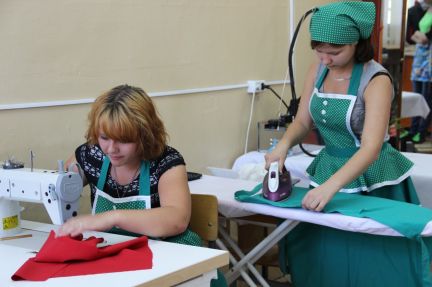 Курсы время. Ведущий в школе. Молодежь астраханской области. Курсы обучения астрахань. Курсы обучения астрахань.