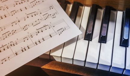 Larisa:  Обучение игре на фортепиано
