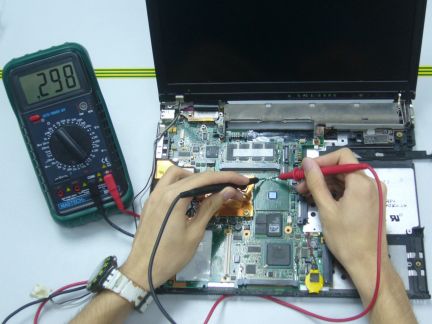Александр:  Мастер по ремонту ноутбуков, компьютеров