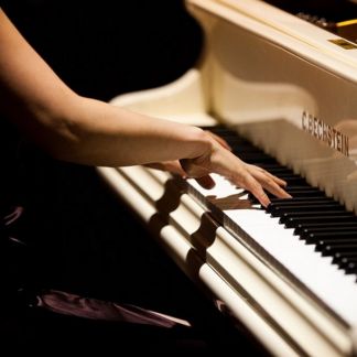 Марьяна:  Частные уроки игры на фортепиано