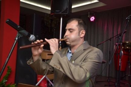 СЕРГЕЙ:  Тамада и музыкант на русско-армянскую свадьбу